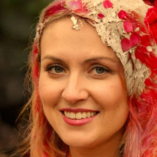 Julia, the founder of mindfulspirituallife.com